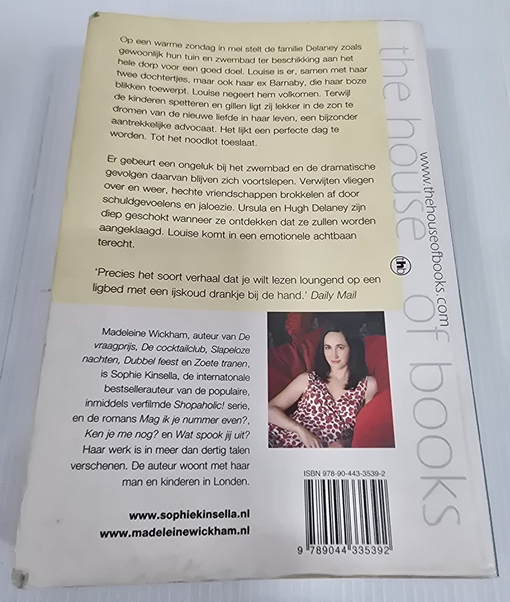 The House Of Books - Het Zwemfeestje - Sophie Kinsella - Image 2