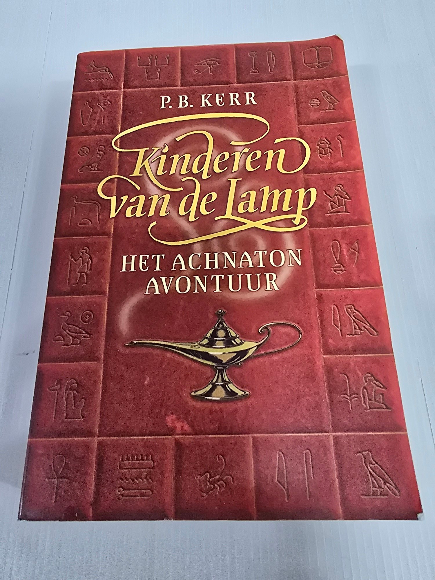 Uitgeverij Luitingh - Kinderen van de Lamp: Het Achnaton Avontuur - P.B. Kerr